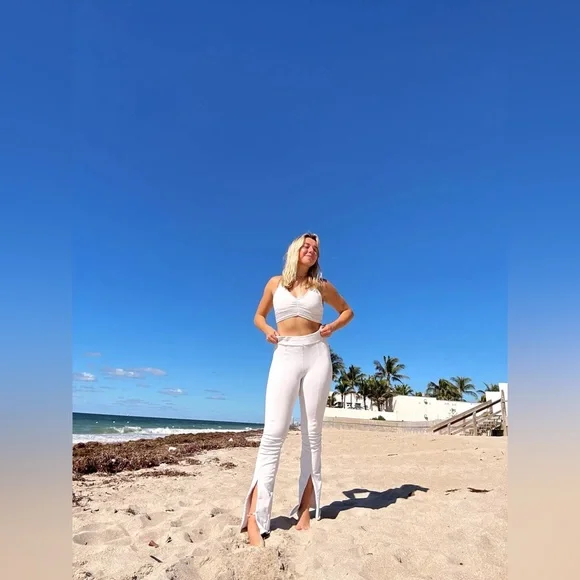 NWT Alo Yoga White Airbrush Flutter Leggings XS 🤍 - Picture 9 of 11